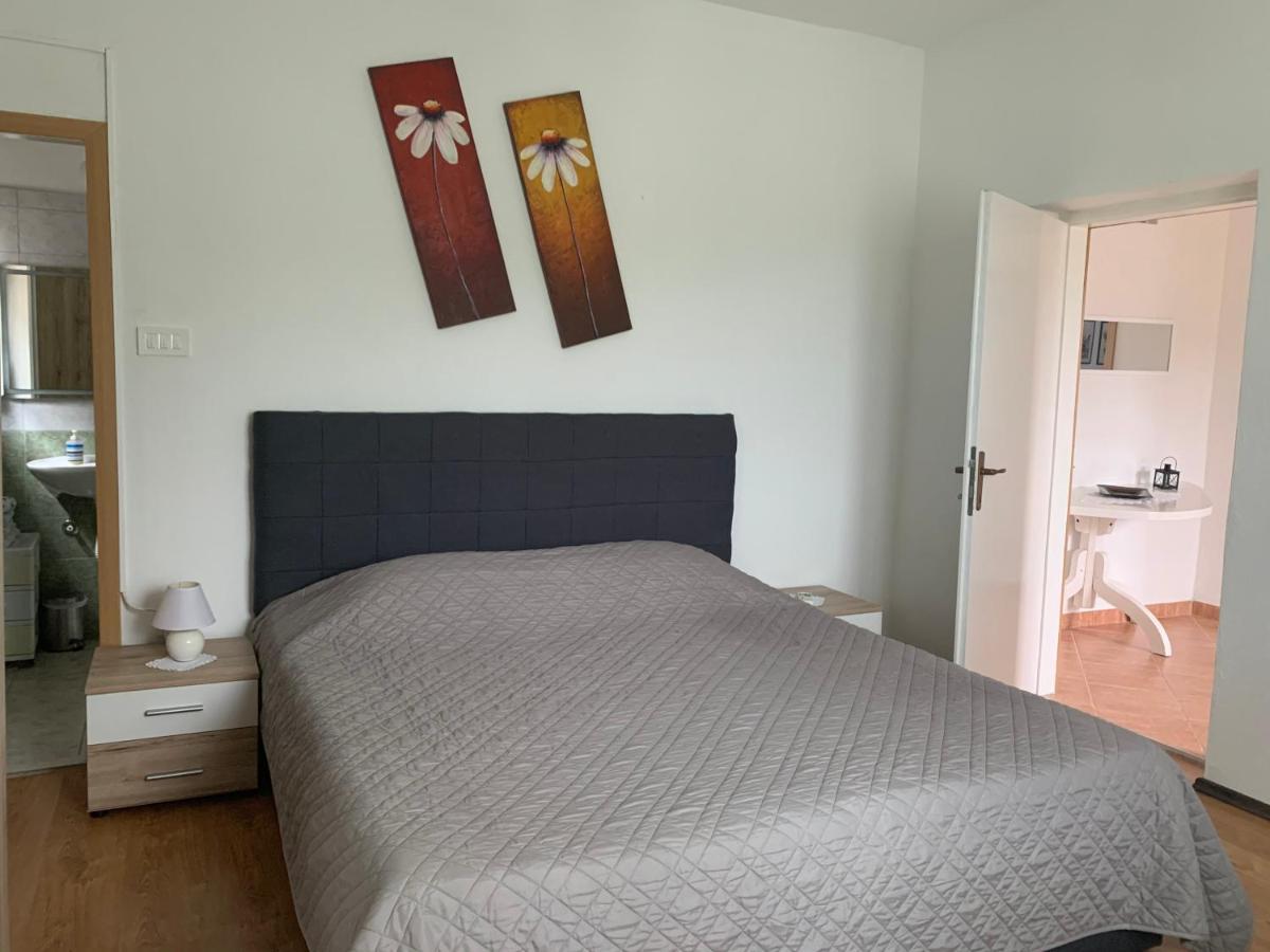 Apartmani Spomenka Seline Luaran gambar