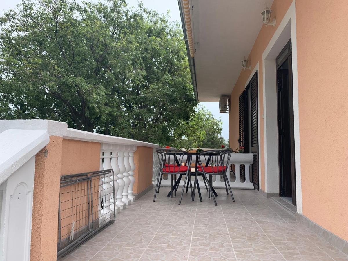 Apartmani Spomenka Seline Luaran gambar