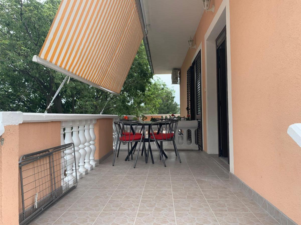 Apartmani Spomenka Seline Luaran gambar
