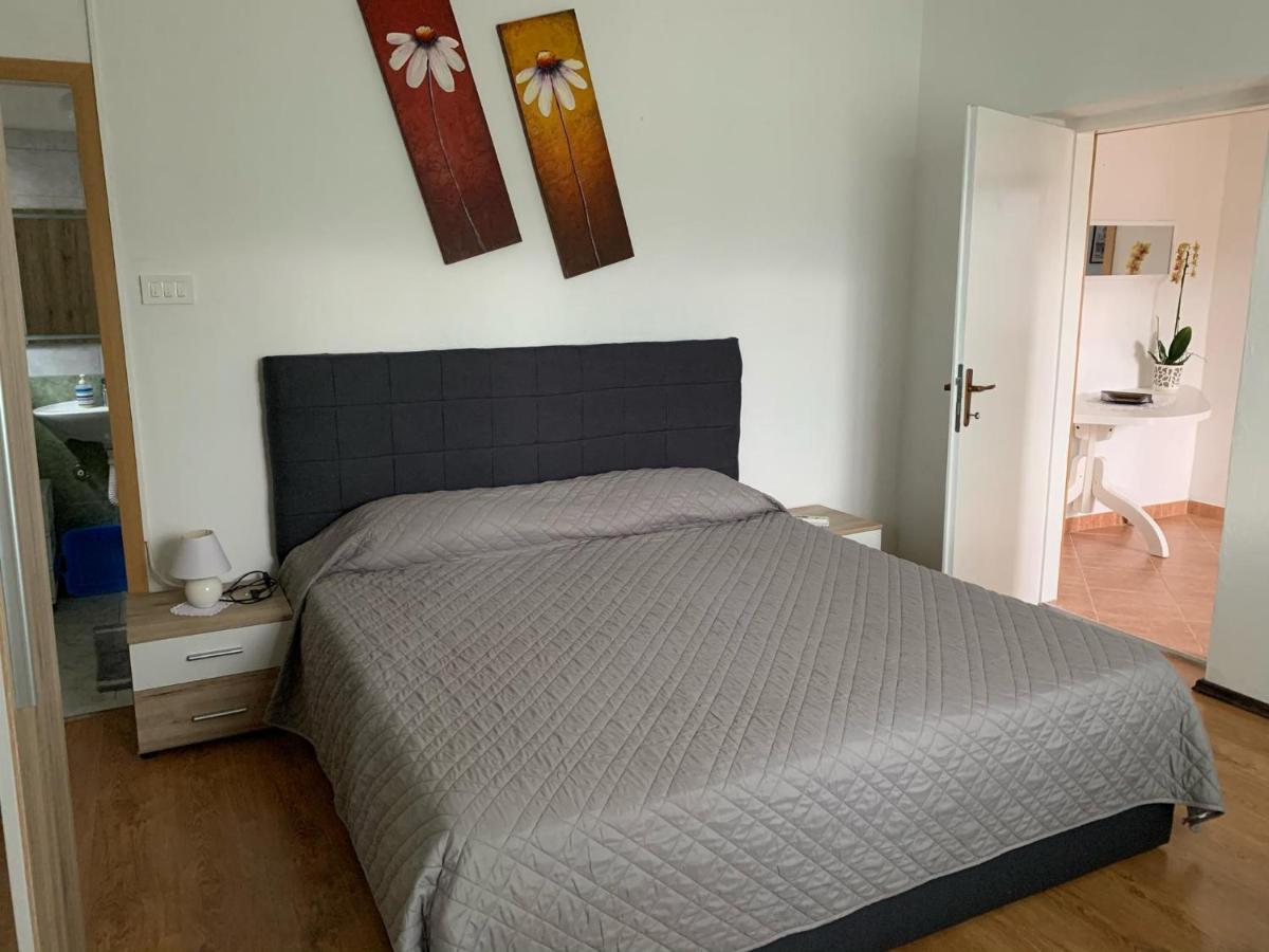 Apartmani Spomenka Seline Luaran gambar