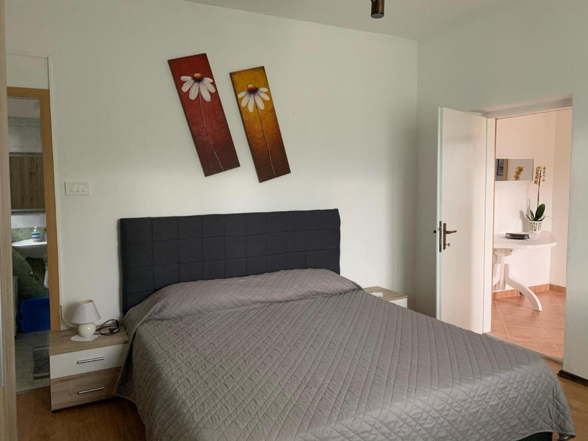 Apartmani Spomenka Seline Luaran gambar